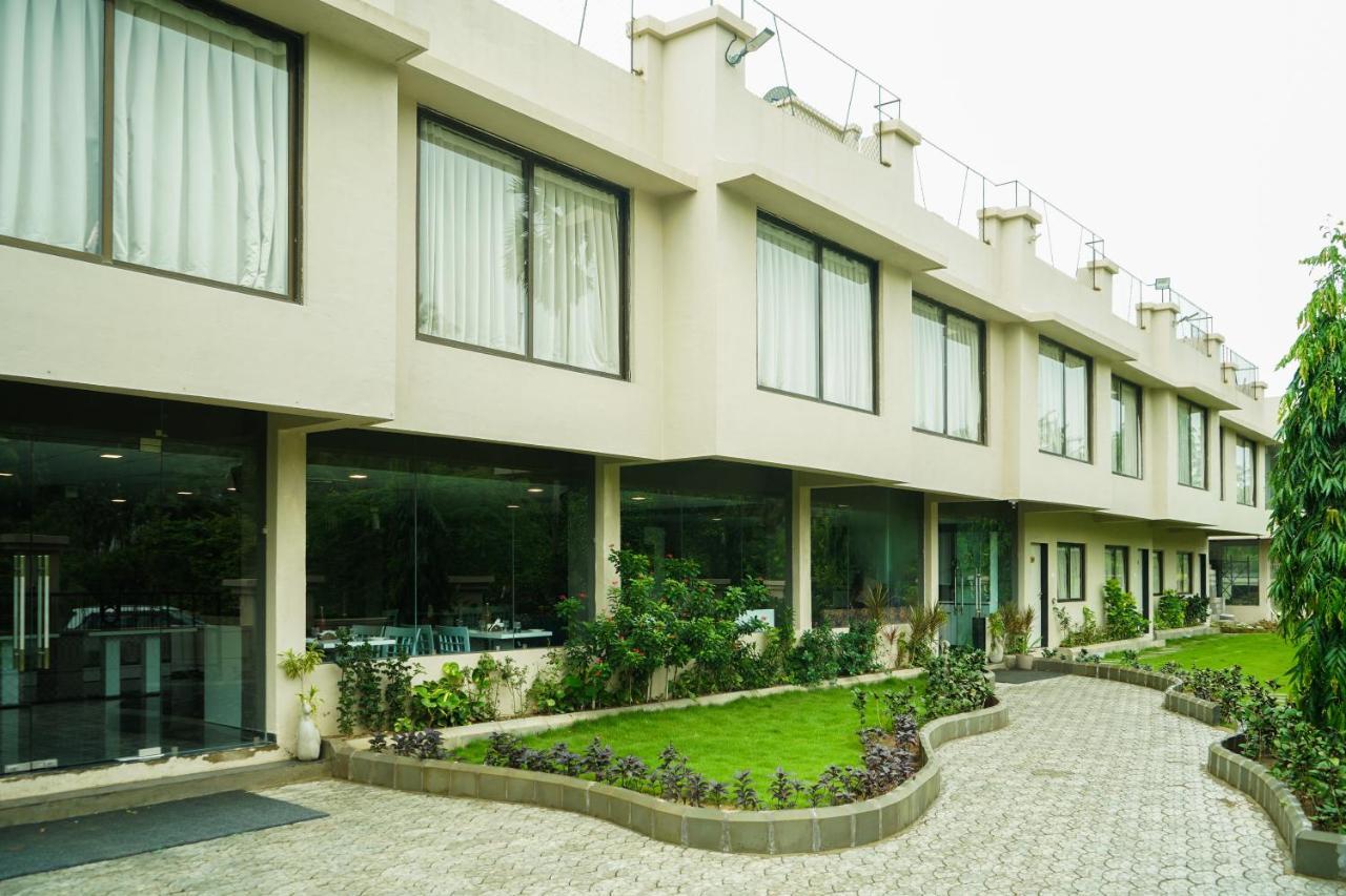 Nest Beacon Resort Daman Exterior photo